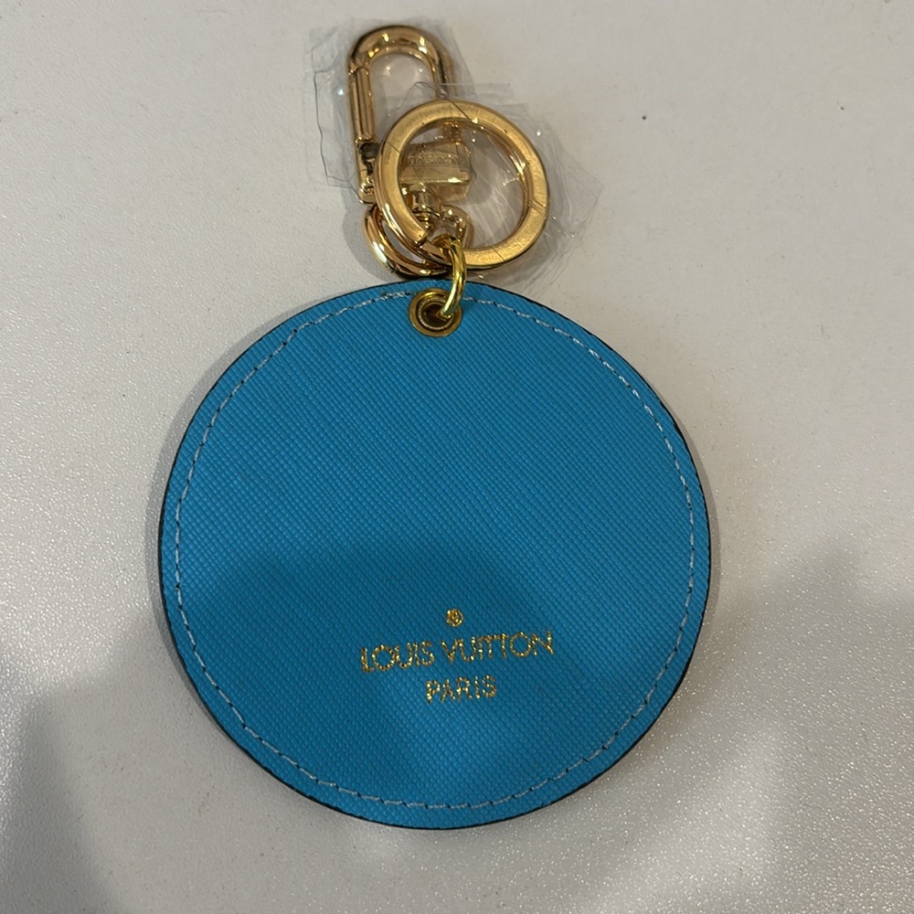 Louis Vuitton Vivian Colorful Cityscape Keychain with Box - Picture 2 of 4